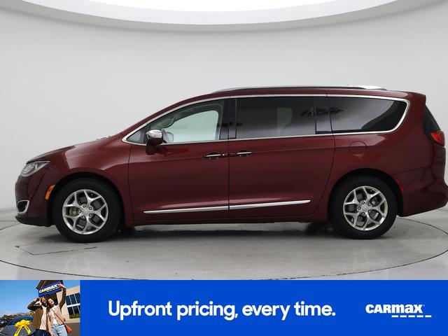 Photo of 2018 Burgundy Chrysler Pacifica