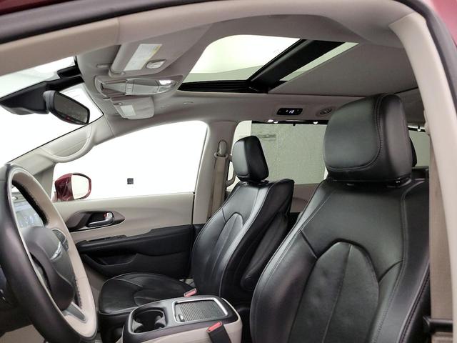 Photo of 2018 Burgundy Chrysler Pacifica