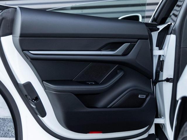 Photo of 2025 White Porsche Taycan