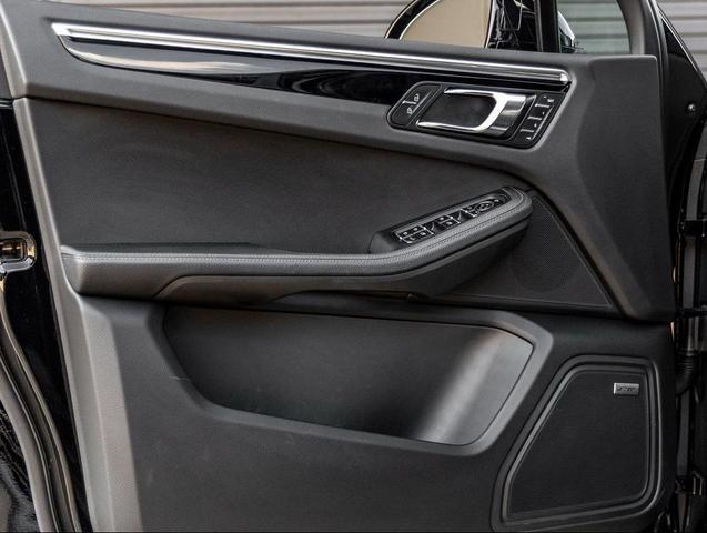Photo of 2025 Black Porsche Macan
