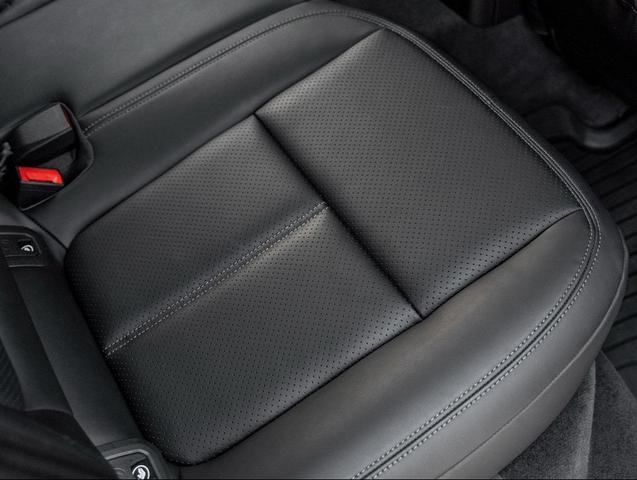 Photo of 2025 Black Porsche Macan