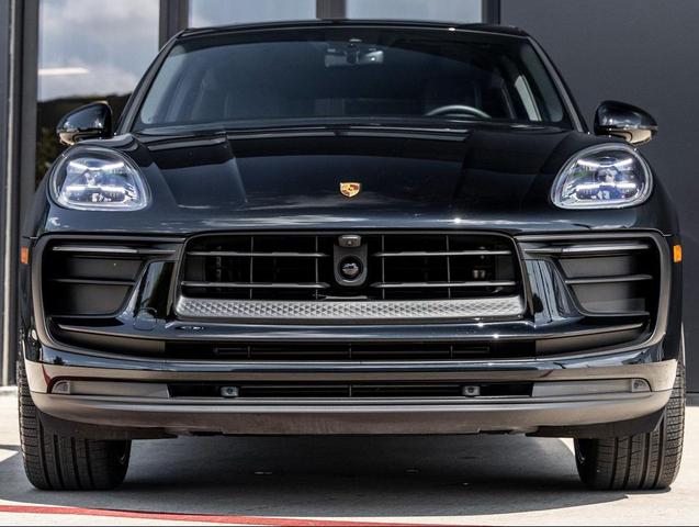 Photo of 2025 Black Porsche Macan