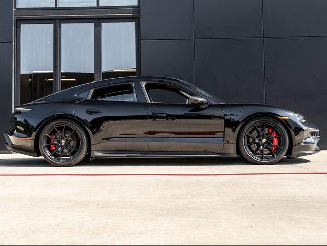 Photo of 2025 Black Porsche Taycan