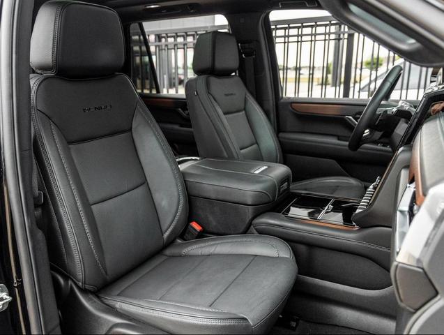 Photo of 2025 Onyx Black GMC Yukon
