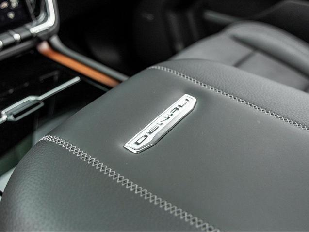Photo of 2025 Onyx Black GMC Yukon
