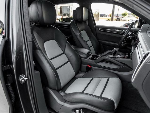 Photo of 2021 Quartzite Grey Metallic Porsche Cayenne