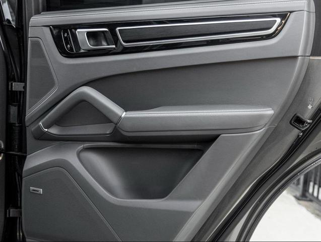 Photo of 2021 Quartzite Grey Metallic Porsche Cayenne