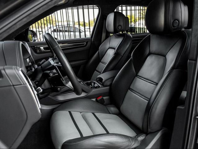 Photo of 2021 Quartzite Grey Metallic Porsche Cayenne