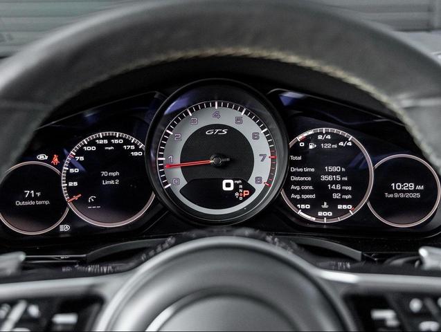 Photo of 2021 Quartzite Grey Metallic Porsche Cayenne