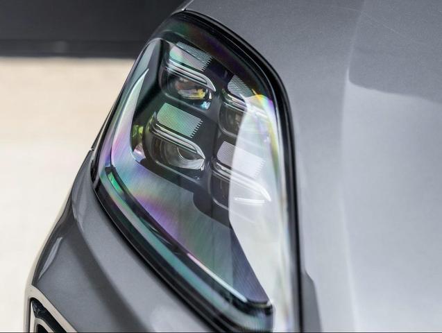 Photo of 2025 Quartzite Grey Metallic Porsche Cayenne