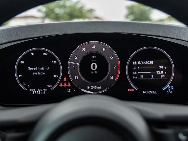 Photo of 2025 Quartzite Grey Metallic Porsche Cayenne