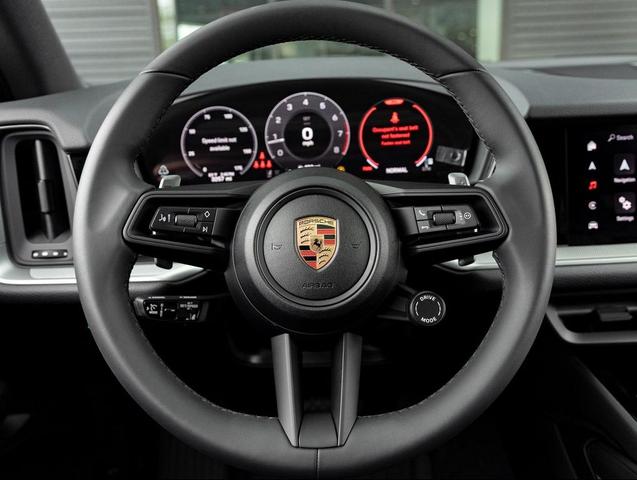 Photo of 2025 Quartzite Grey Metallic Porsche Cayenne