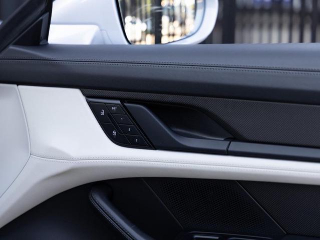 Photo of 2022 Ice Grey Metallic Porsche Taycan