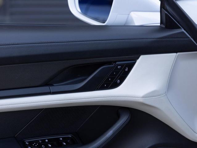 Photo of 2022 Ice Grey Metallic Porsche Taycan