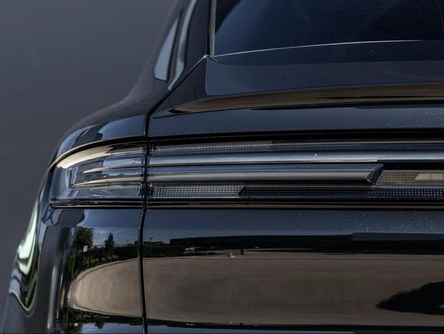 Photo of 2026 Chromite Black Metallic Porsche Cayenne