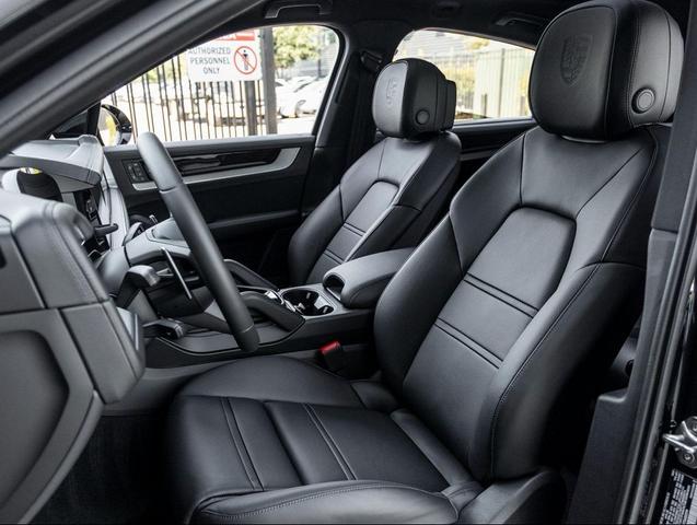 Photo of 2026 Chromite Black Metallic Porsche Cayenne