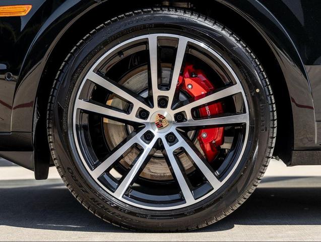 Photo of 2026 Chromite Black Metallic Porsche Cayenne
