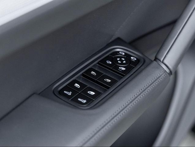 Photo of 2026 Chromite Black Metallic Porsche Cayenne