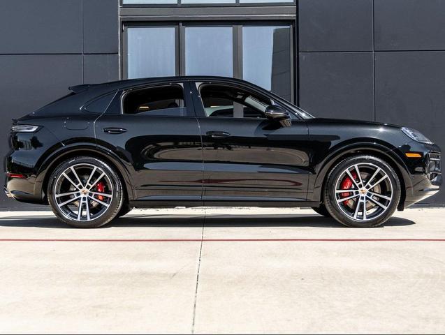 Photo of 2026 Chromite Black Metallic Porsche Cayenne
