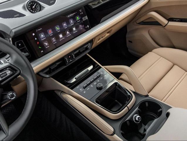 Photo of 2026 Carrara White Metallic Porsche Cayenne