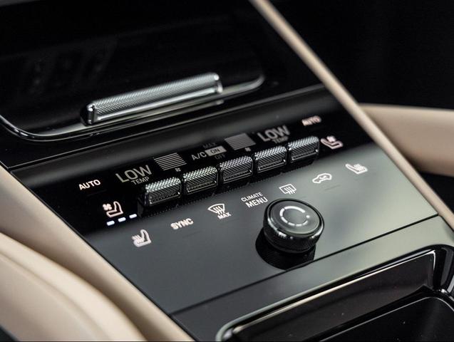 Photo of 2026 Carrara White Metallic Porsche Cayenne