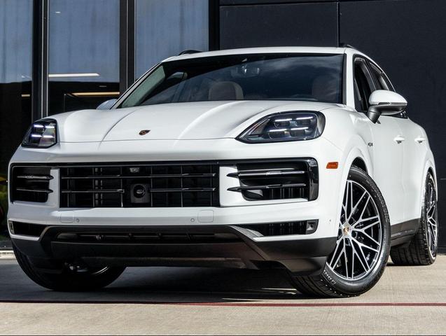 Photo of 2026 Carrara White Metallic Porsche Cayenne