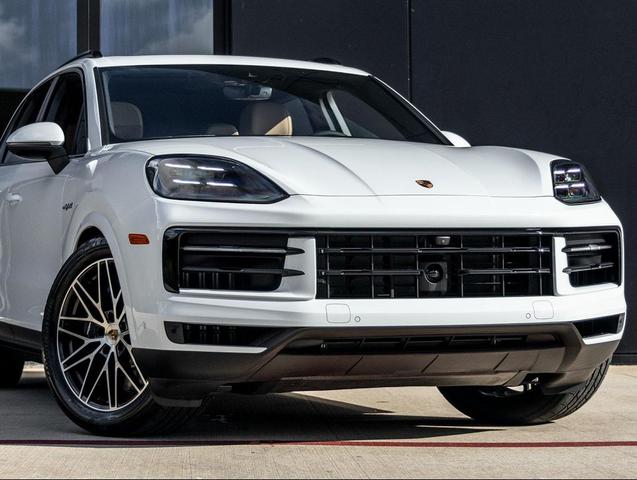 Photo of 2026 Carrara White Metallic Porsche Cayenne