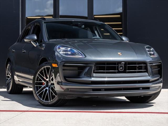 Photo of 2025 Volcano Grey Metallic Porsche Macan