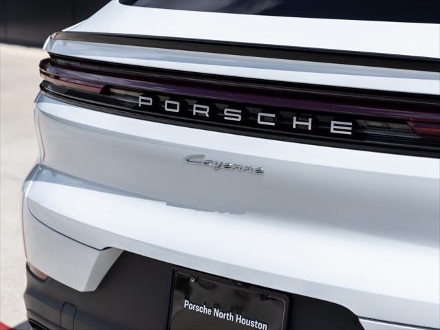 Photo of 2024 Carrara White Metallic Porsche Cayenne