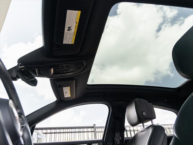 Photo of 2024 Carrara White Metallic Porsche Cayenne