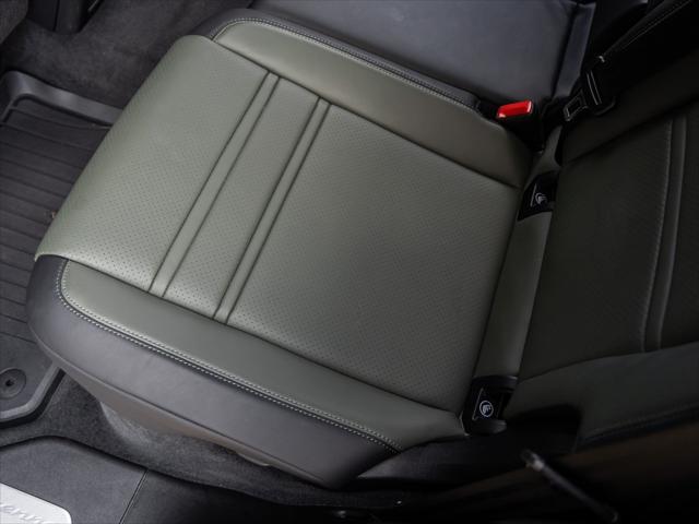 Photo of 2024 Carrara White Metallic Porsche Cayenne