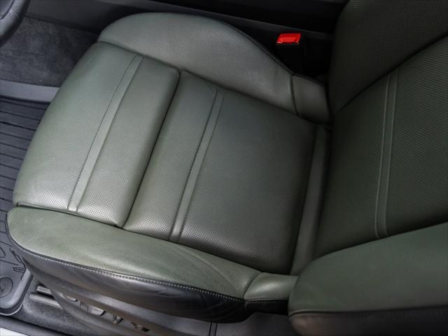 Photo of 2024 Carrara White Metallic Porsche Cayenne