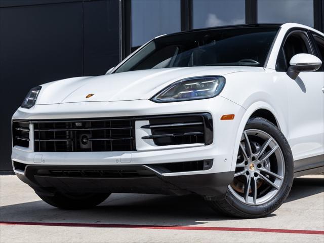 Photo of 2024 Carrara White Metallic Porsche Cayenne