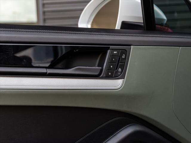 Photo of 2024 Carrara White Metallic Porsche Cayenne