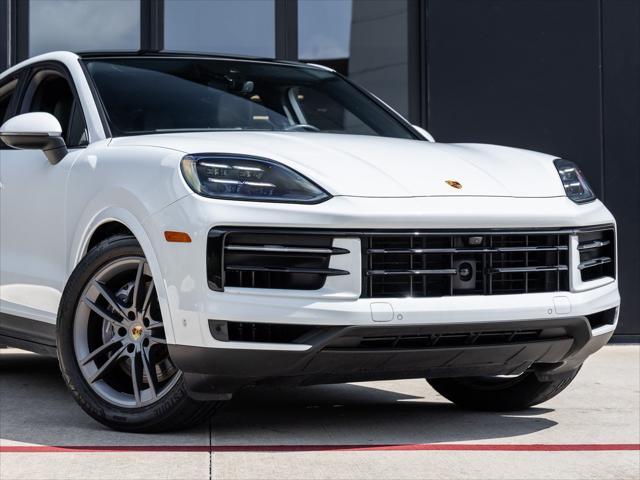 Photo of 2024 Carrara White Metallic Porsche Cayenne
