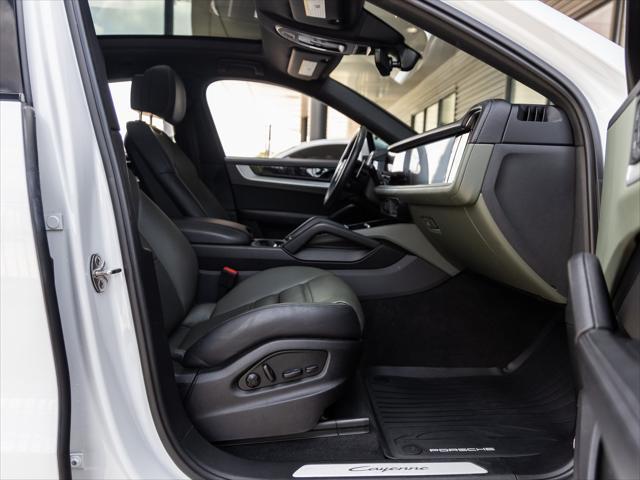 Photo of 2024 Carrara White Metallic Porsche Cayenne