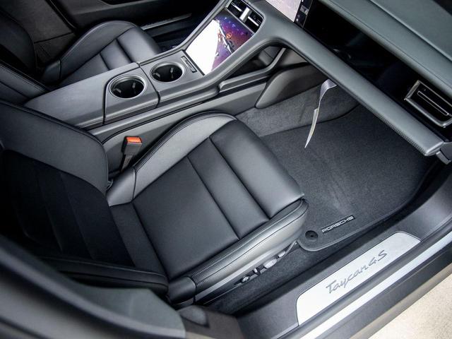 Photo of 2025 Dolomite Silver Metallic Porsche Taycan