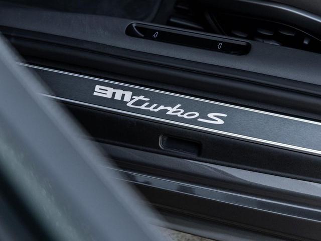 Photo of 2021 Agate Grey Metallic Porsche 911
