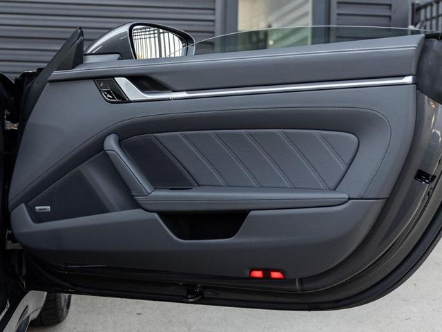 Photo of 2021 Agate Grey Metallic Porsche 911