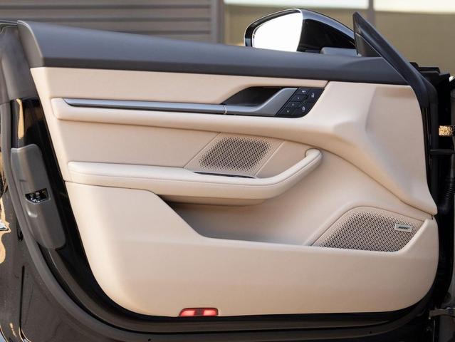 Photo of 2025 Black Porsche Taycan