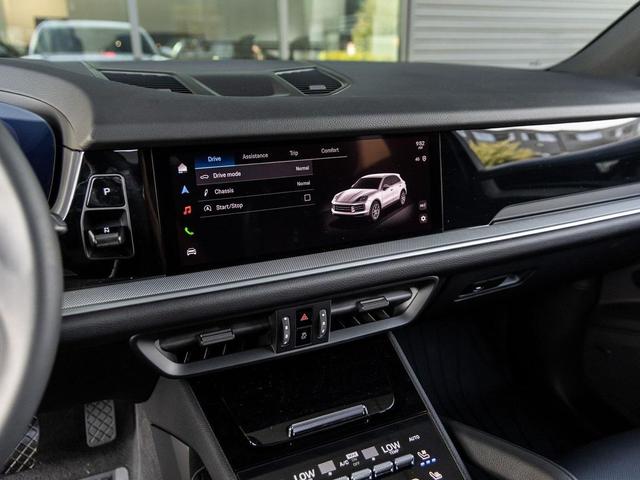 Photo of 2025 White Porsche Cayenne