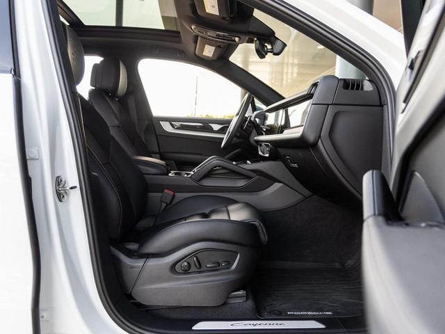 Photo of 2025 White Porsche Cayenne