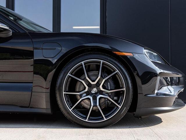Photo of 2025 Jet Black Metallic Porsche Taycan