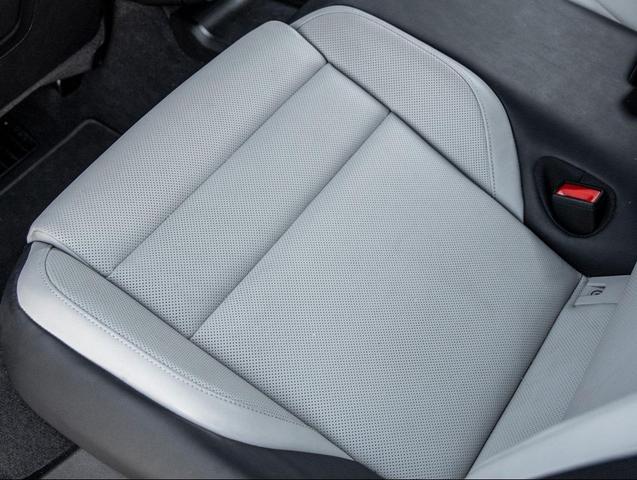 Photo of 2023 Gentian Blue Metallic Porsche Taycan
