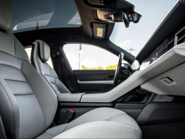 Photo of 2023 Gentian Blue Metallic Porsche Taycan