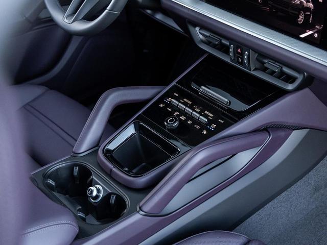 Photo of 2026 Chromite Black Metallic Porsche Cayenne