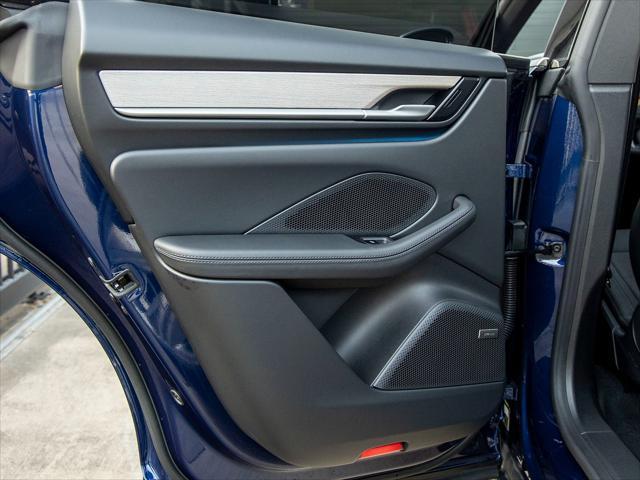 Photo of 2024 Gentian Blue Metallic Porsche Macan