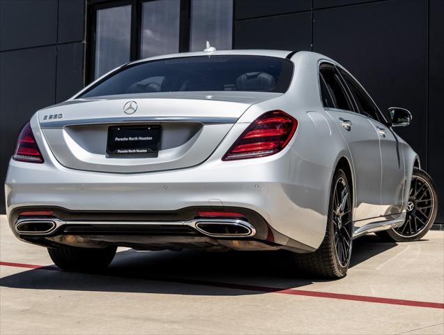 Photo of 2018 Silver Mercedes-Benz S-Class