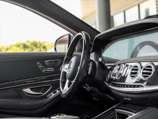 Photo of 2018 Silver Mercedes-Benz S-Class