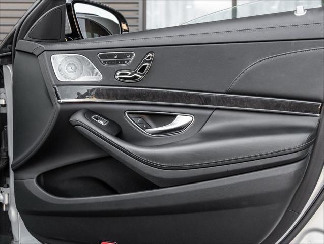 Photo of 2018 Silver Mercedes-Benz S-Class